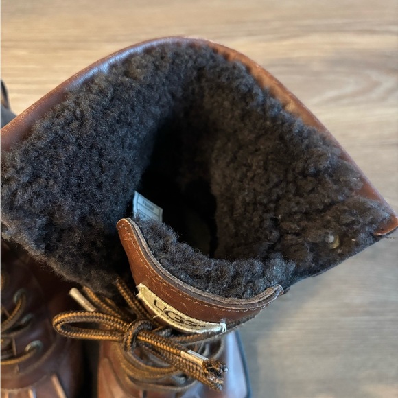 UGG Adirondack II boots, women’s size 7 - Picture 5 of 8